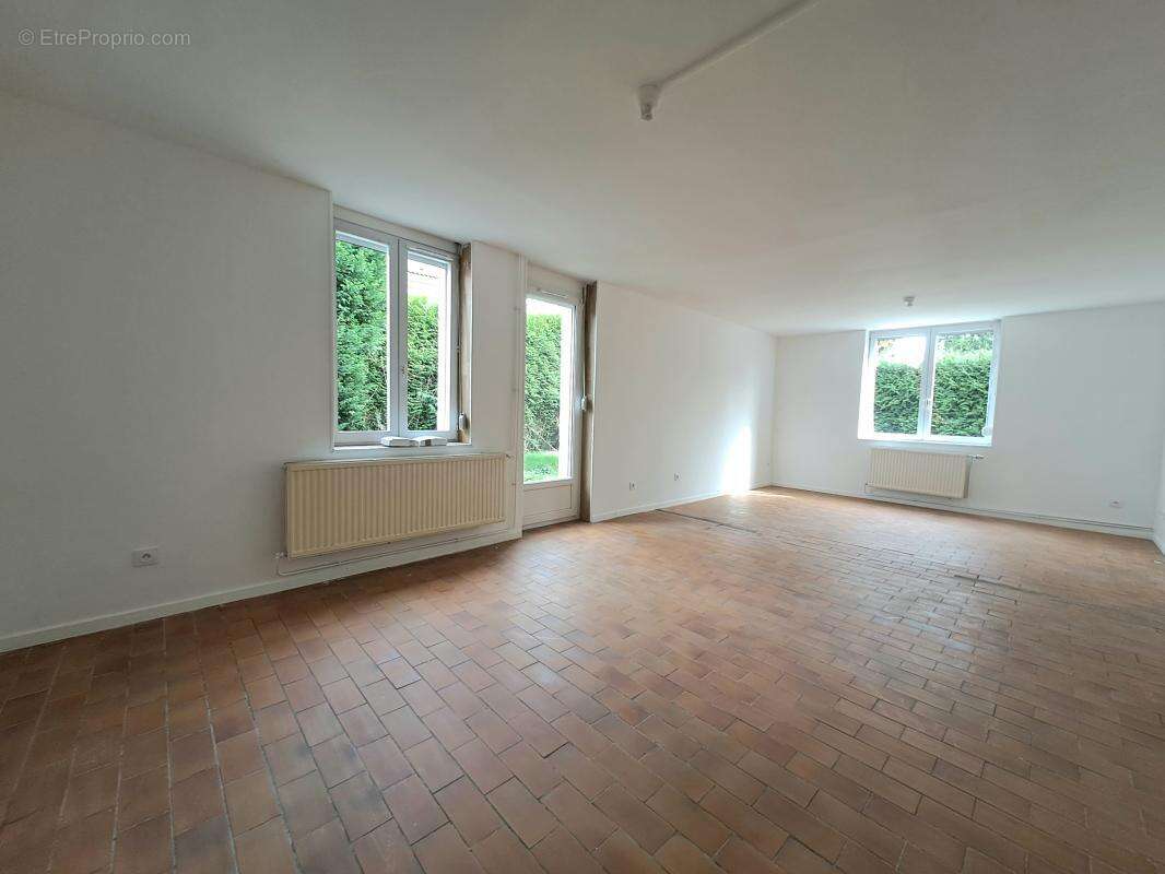 DOUAI - Type 5 - 115 m² - photo 2