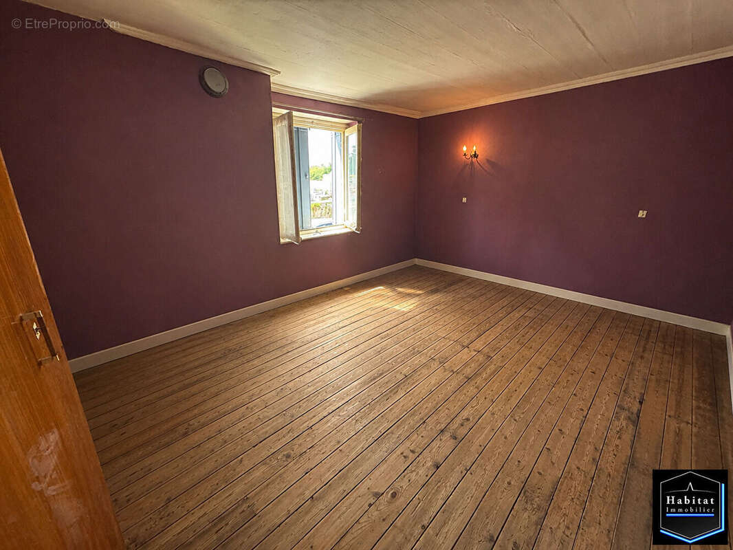Maison en pierre à rénover ? Fort potentiel ? 60 m² + combles aménageables - photo 3