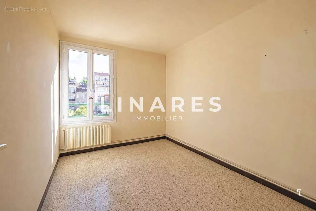 Appartement à MARSEILLE-3E