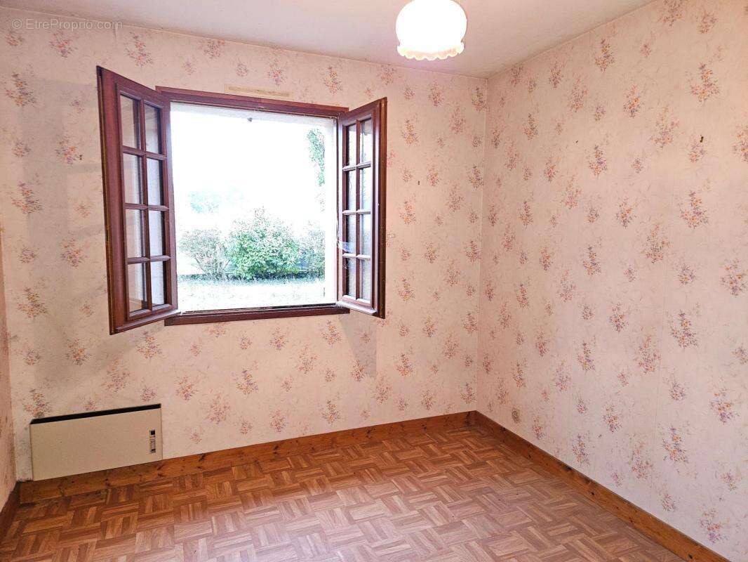 Maison à CHANNAY-SUR-LATHAN