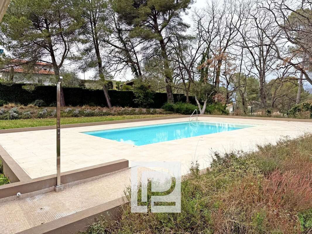 Appartement à MOUGINS