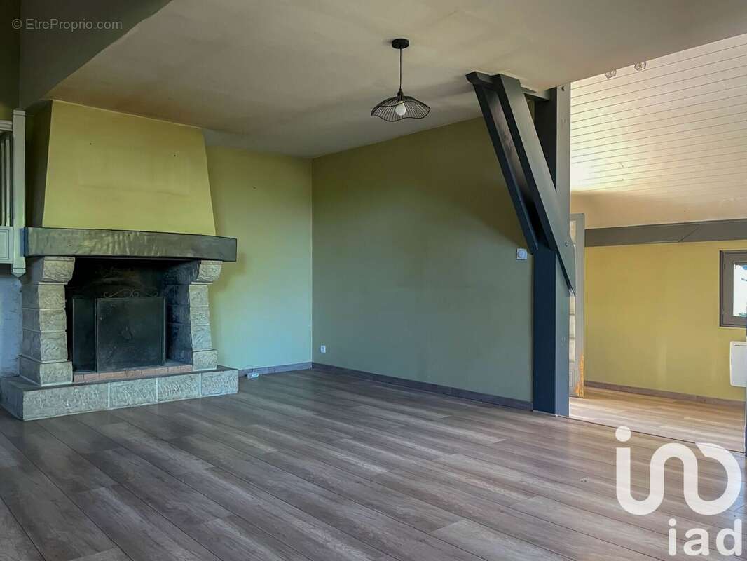 Photo 7 - Maison à ROUSSENNAC