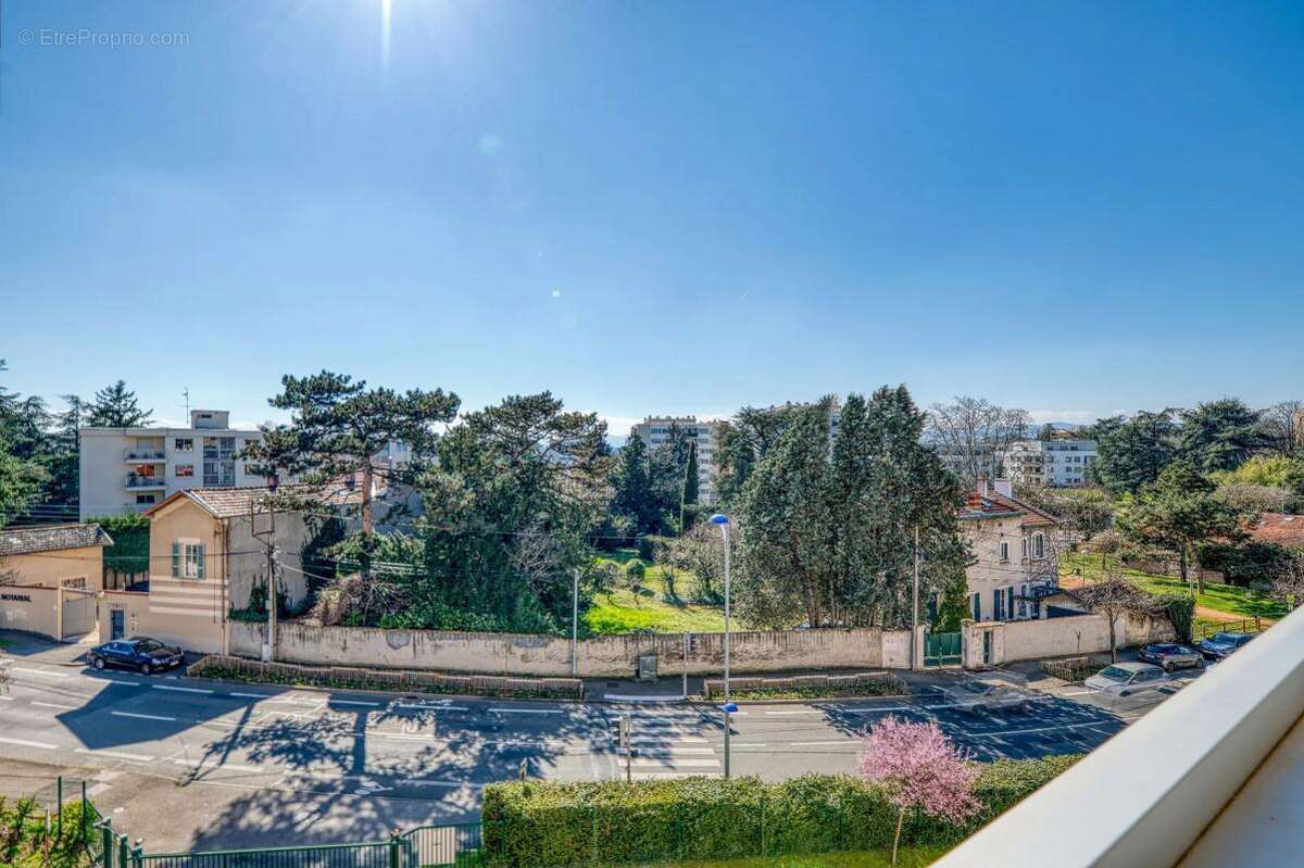 Appartement à SAINTE-FOY-LES-LYON