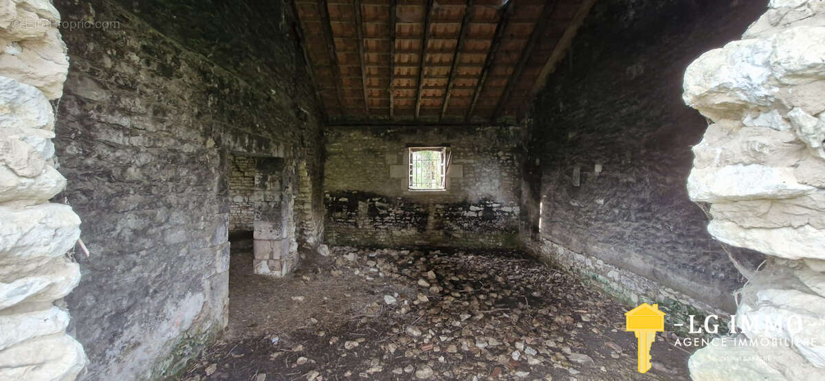 Autre à CHENAC-SAINT-SEURIN-D'UZET