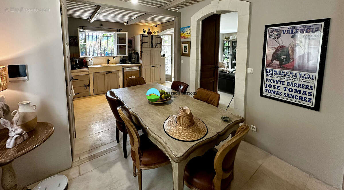 Maison à PERNES-LES-FONTAINES