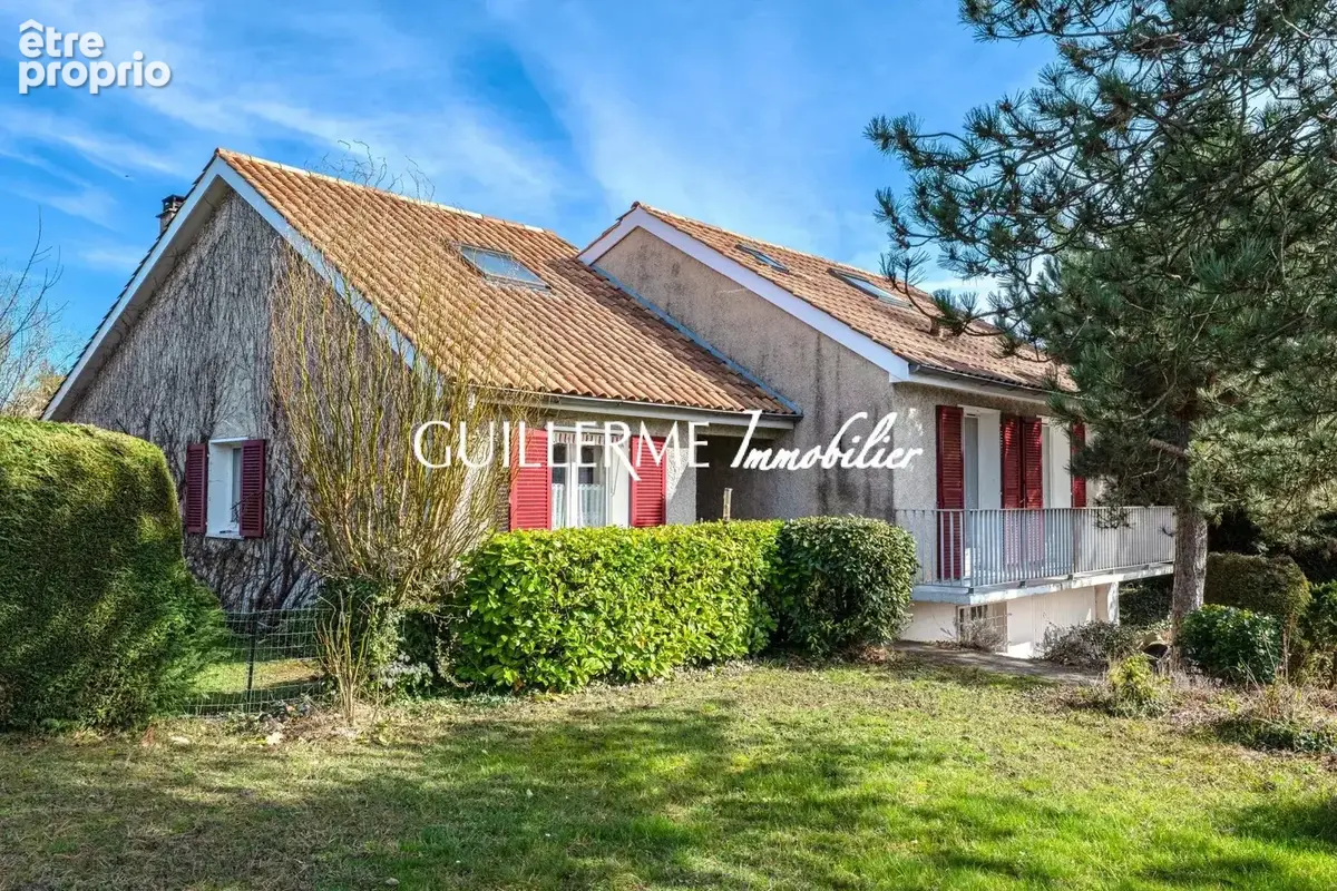 Maison à LA TOUR-DE-SALVAGNY