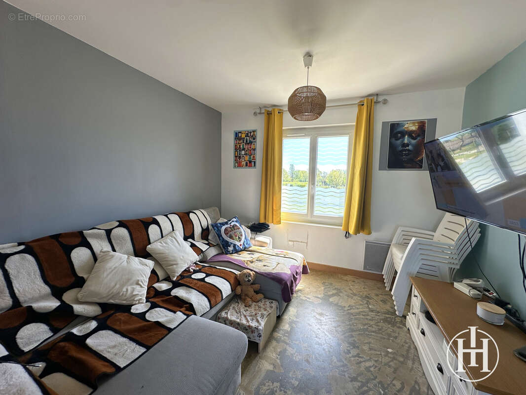 Maison à ARCOMPS