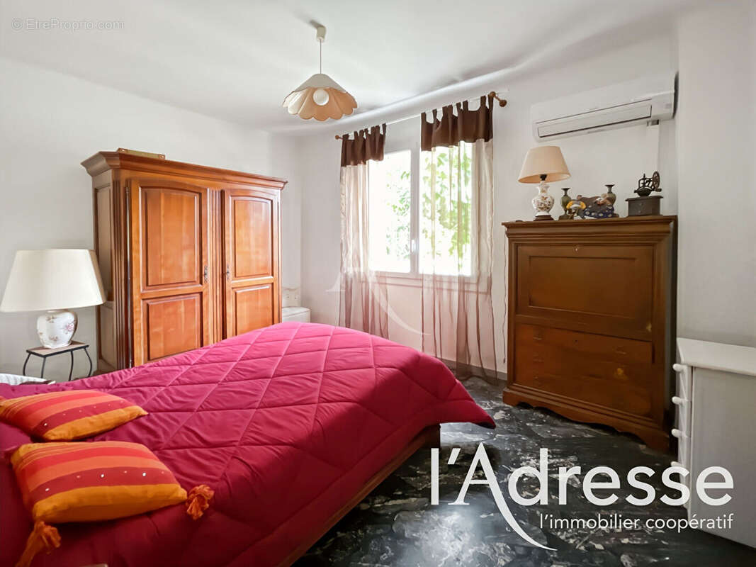 Appartement à CEYRESTE