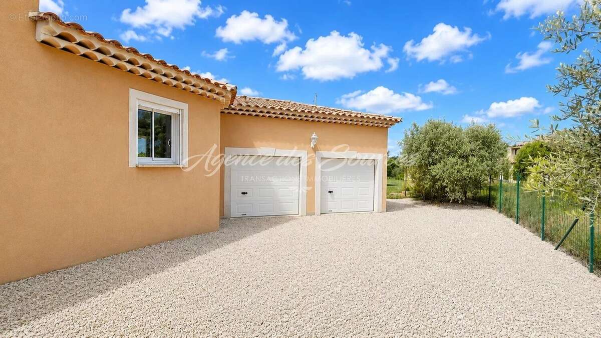 Maison à TAVERNES