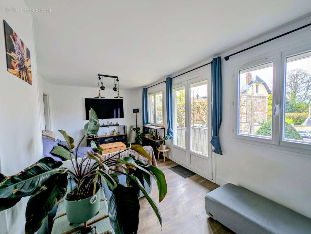 Appartement à LA FERTE-ALAIS