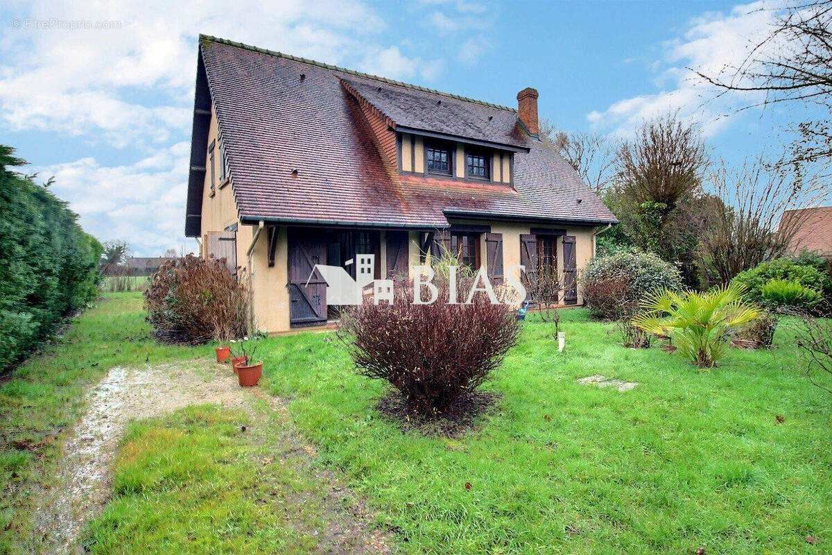 Maison à MESNIL-RAOUL