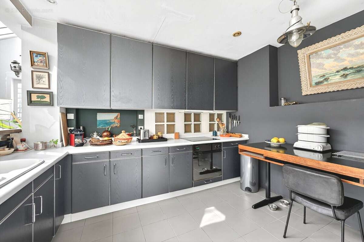 Appartement à LES LILAS