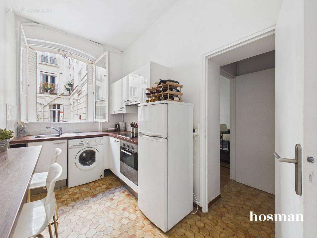 Appartement à PARIS-17E