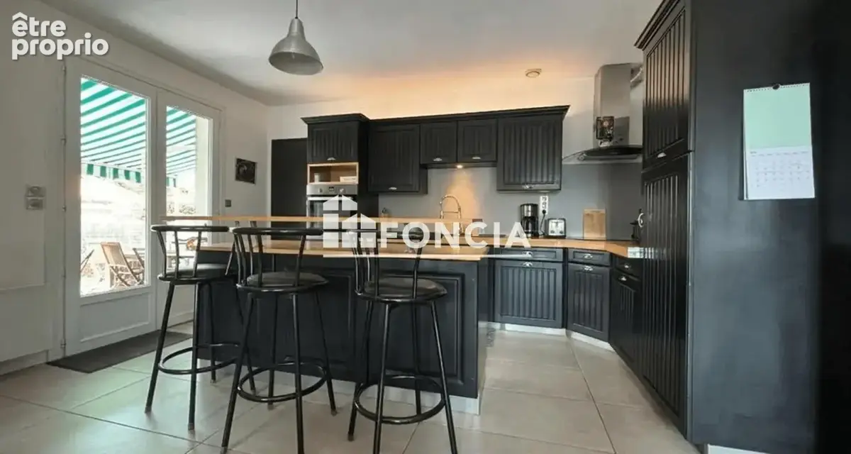 Quartier prisé, maison 4 pièces de plain-pied, avec dépendance aménagée - photo 3