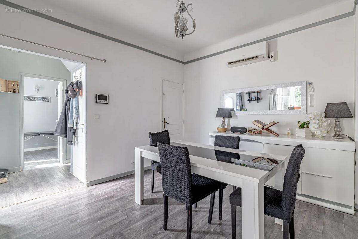 Maison à VILLENEUVE-LE-ROI