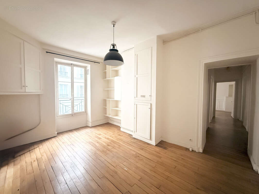Appartement à PARIS-8E