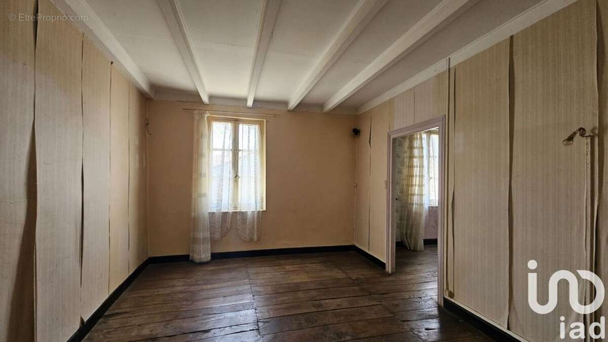 Maison 103 m² à Chassiecq  - photo 7