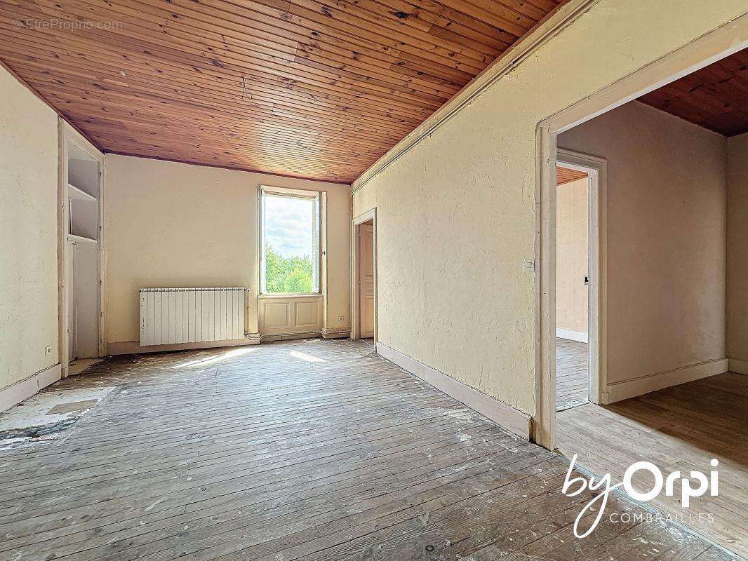 Appartement à SAINT-ELOY-LES-MINES