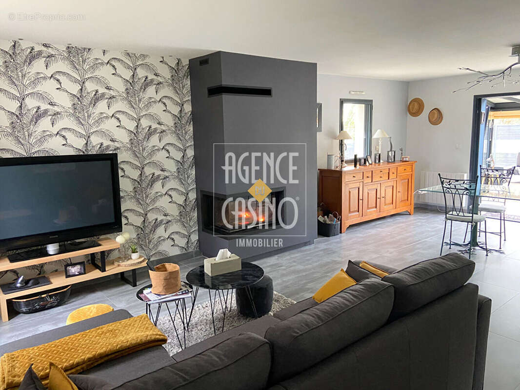 Guérande  - Maison récente 4 chambres 140 m², jardin clos et garages - photo 2