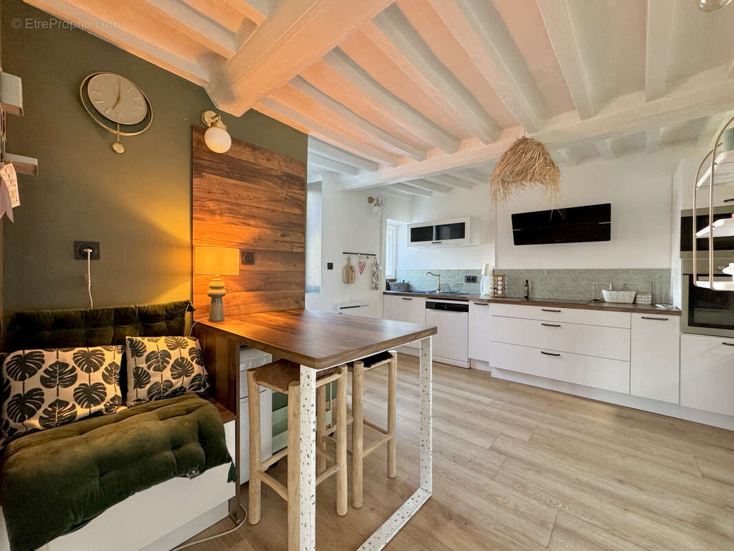 Maison à FONTAINE-HENRY