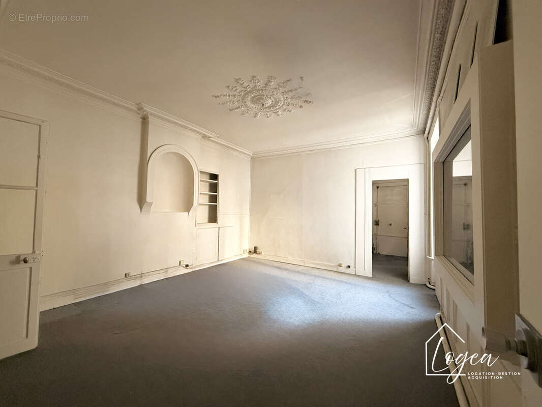 Appartement à PARIS-8E
