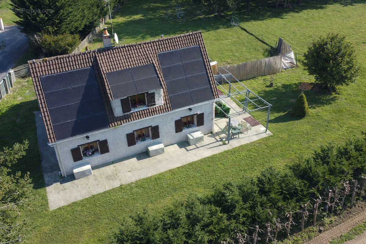 Maison à LASSAY-SUR-CROISNE