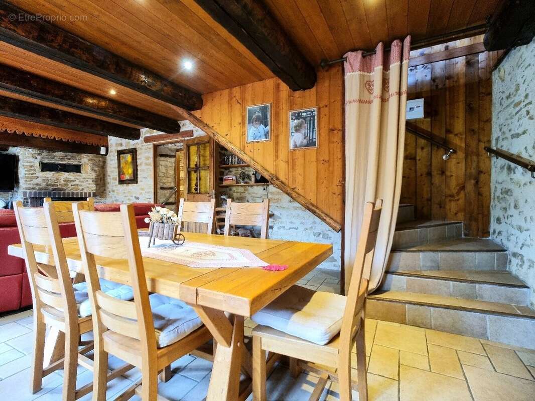 Maison à ATHOSE