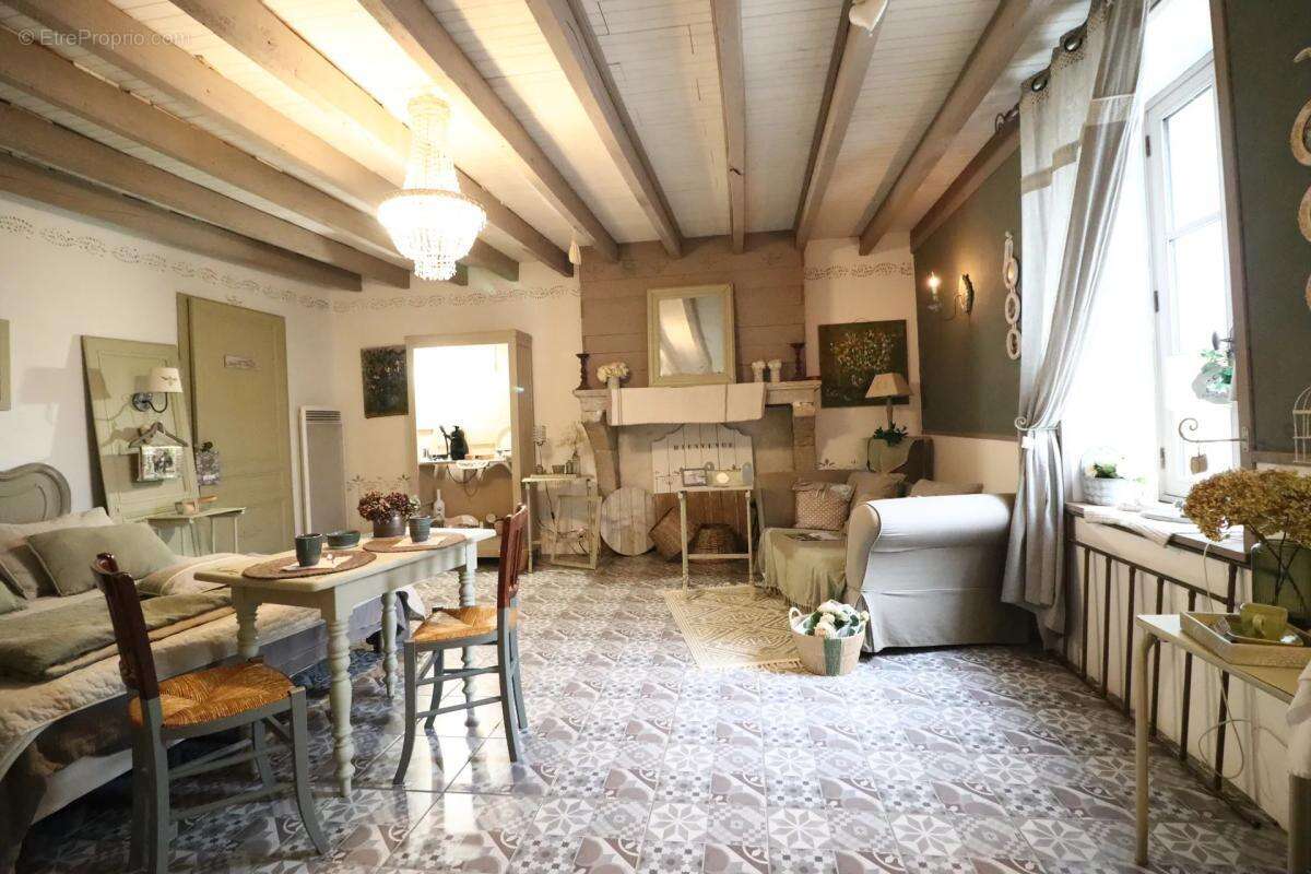 Maison à SAINTE-FOY-LA-LONGUE