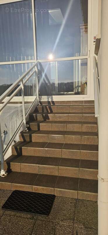 ESCALIER EXTERIEUR - Maison à CALLAC