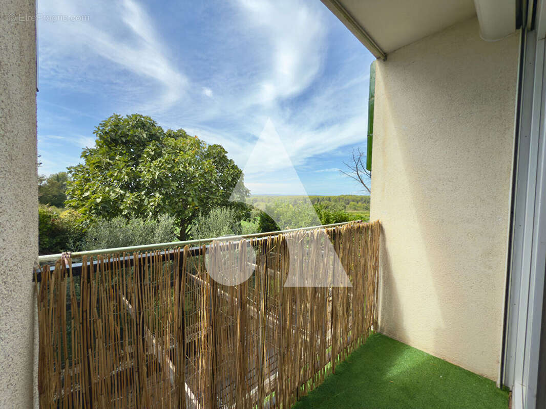 Appartement à EGUILLES