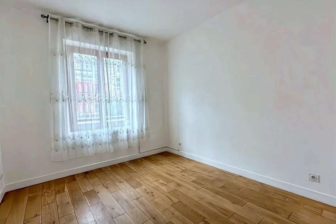 Appartement à MARSEILLE-2E