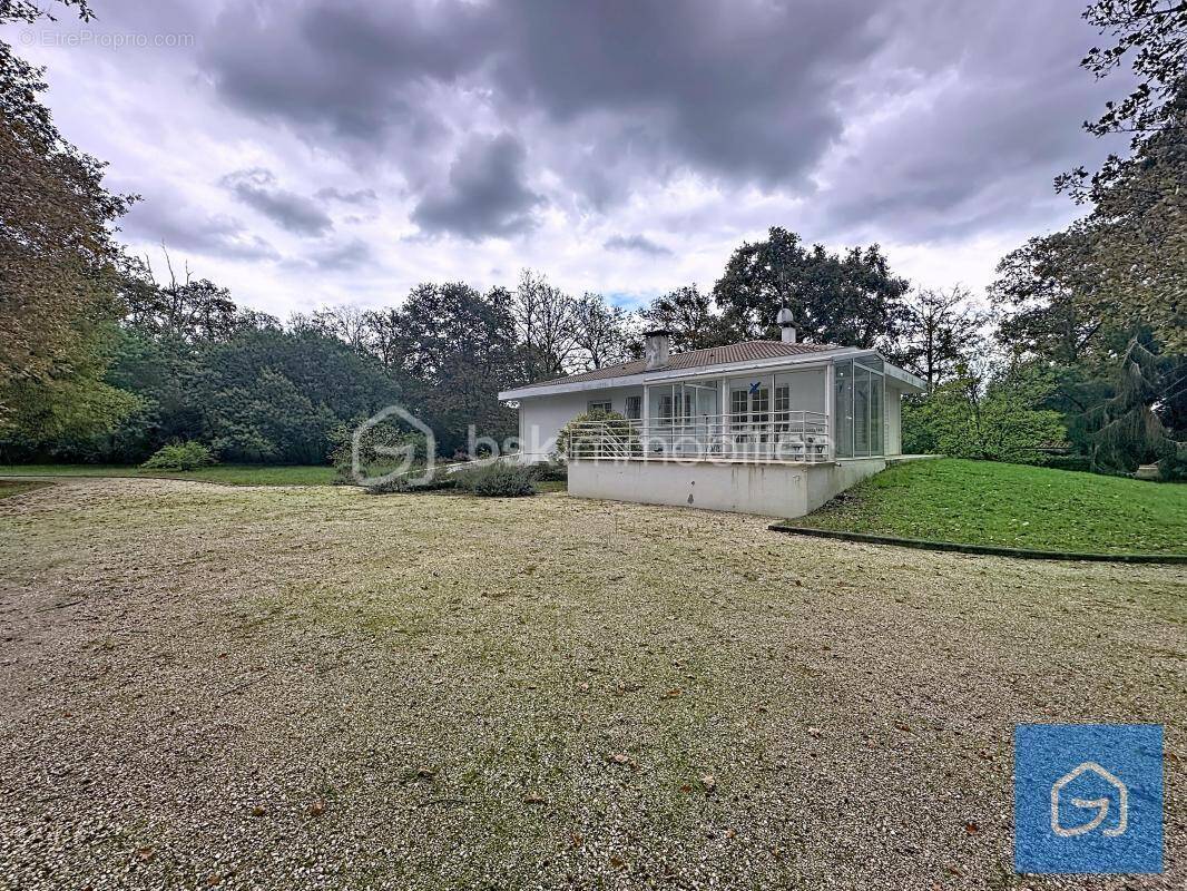 Maison à BRETAGNE-DE-MARSAN