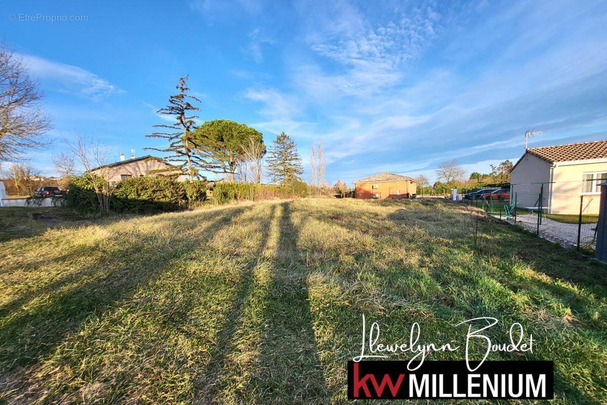 Terrain à SENOUILLAC