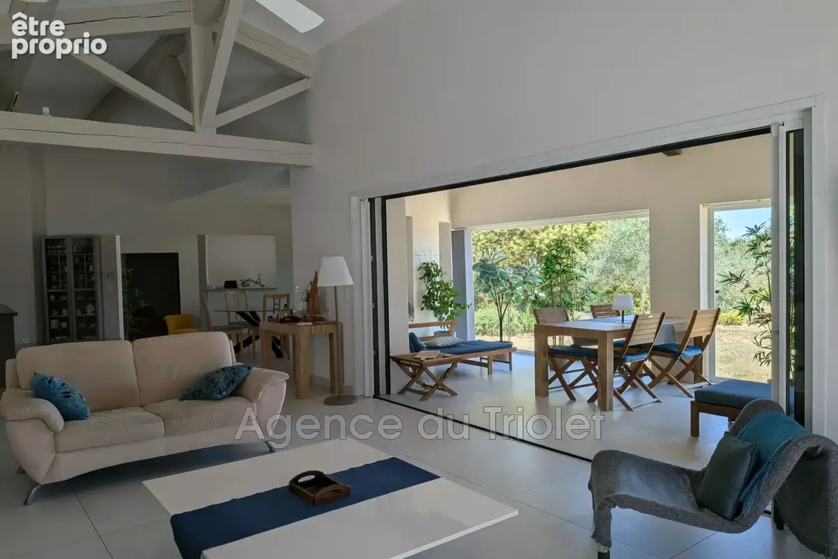 Maison 218 m² à Saint-Clement-De-Riviere  - photo 5