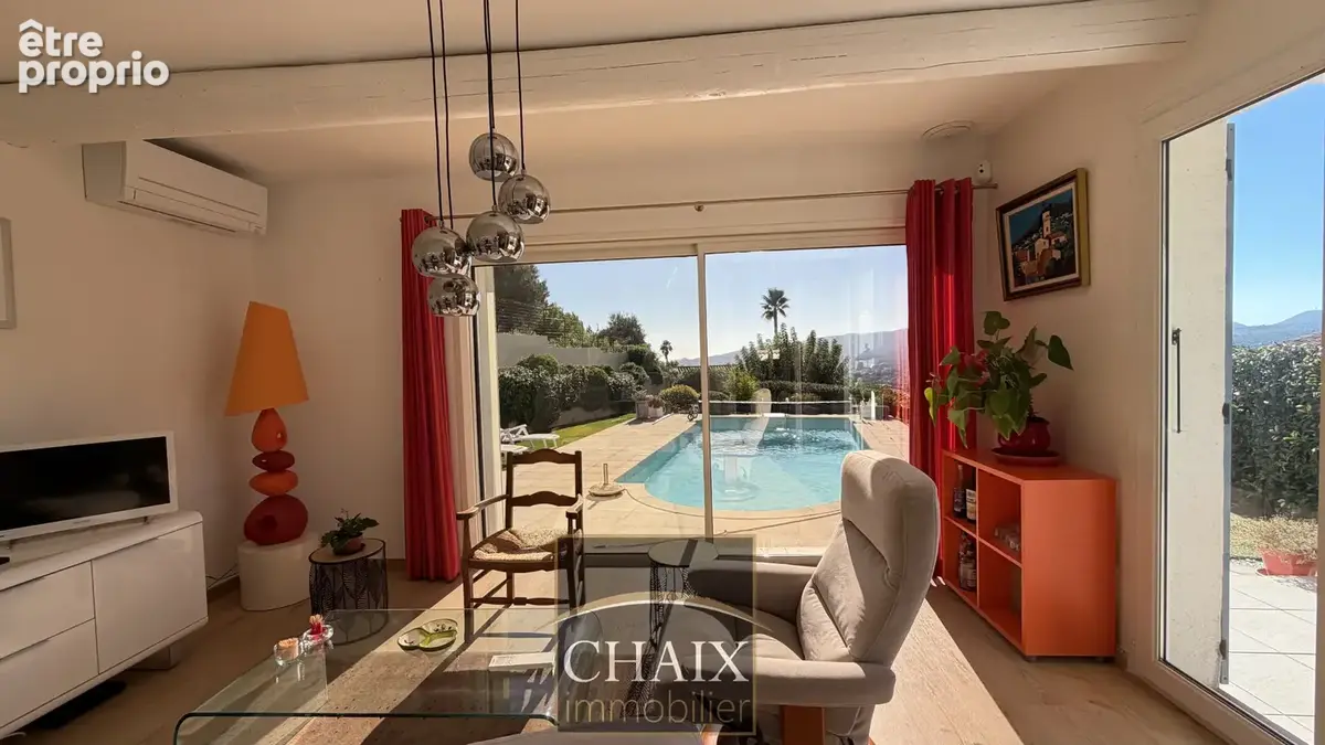 Villa lumineuse avec vue dégagée et piscine. - photo 5