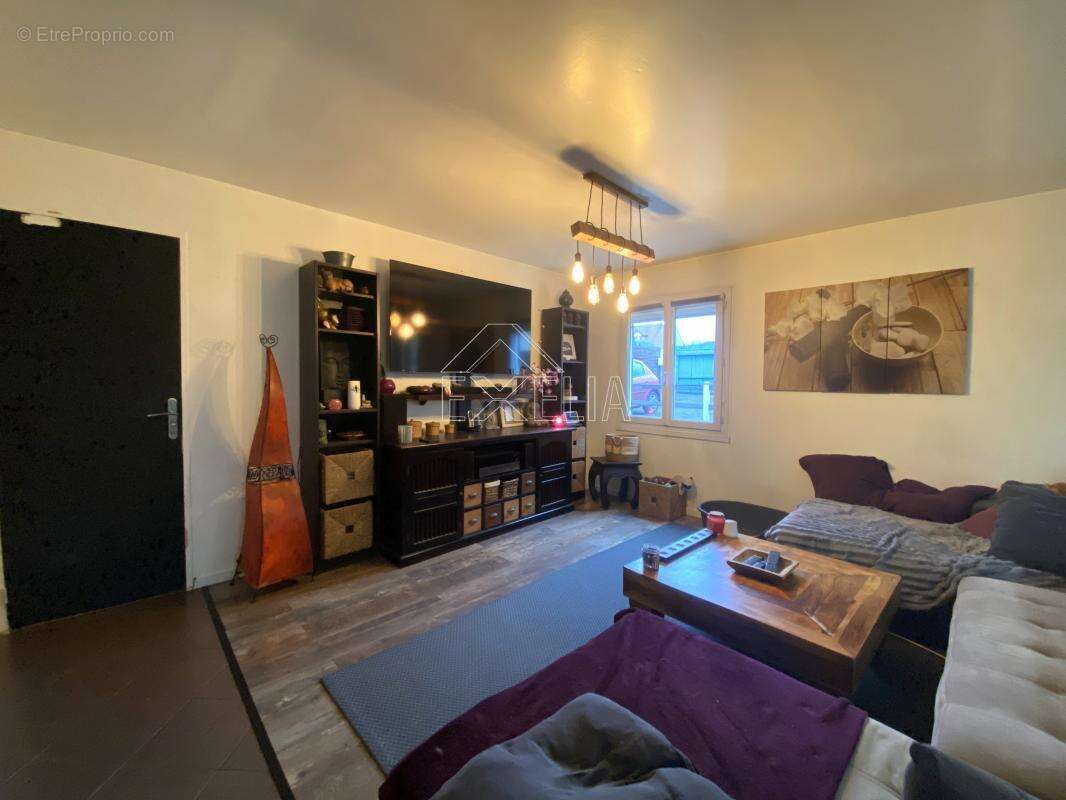 Maison à LIMETZ-VILLEZ