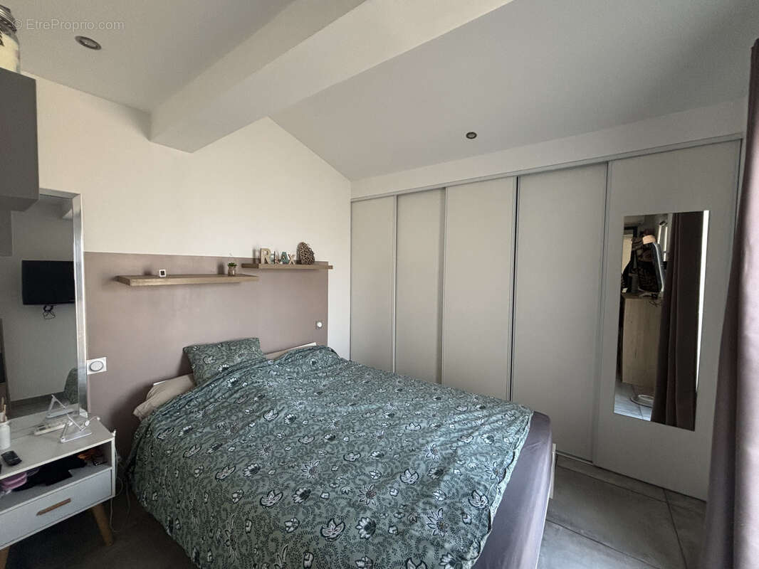 Maison à SAINT-LAURENT-DE-LA-SALANQUE