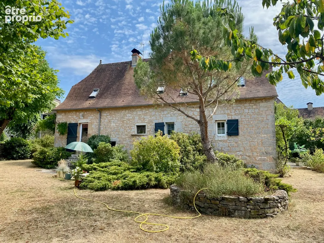 Très belle propriété en pierre avec dépendances et piscine - photo 9