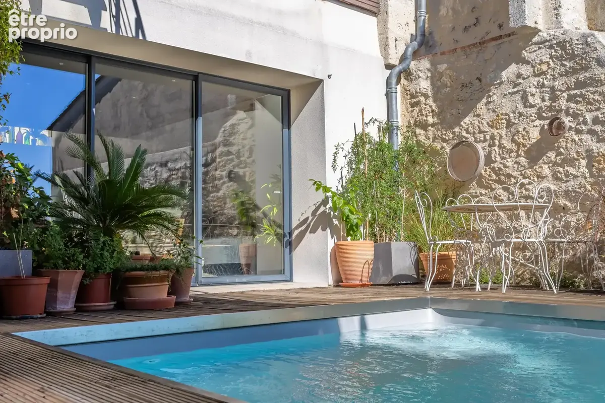 Maison de village avec jardin, piscine, garage et atelier - photo 9
