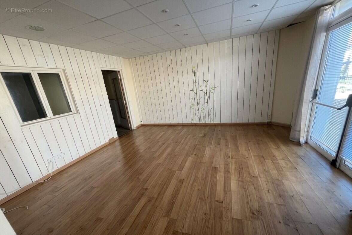 Commerce 68 m² à Revel  - photo 3