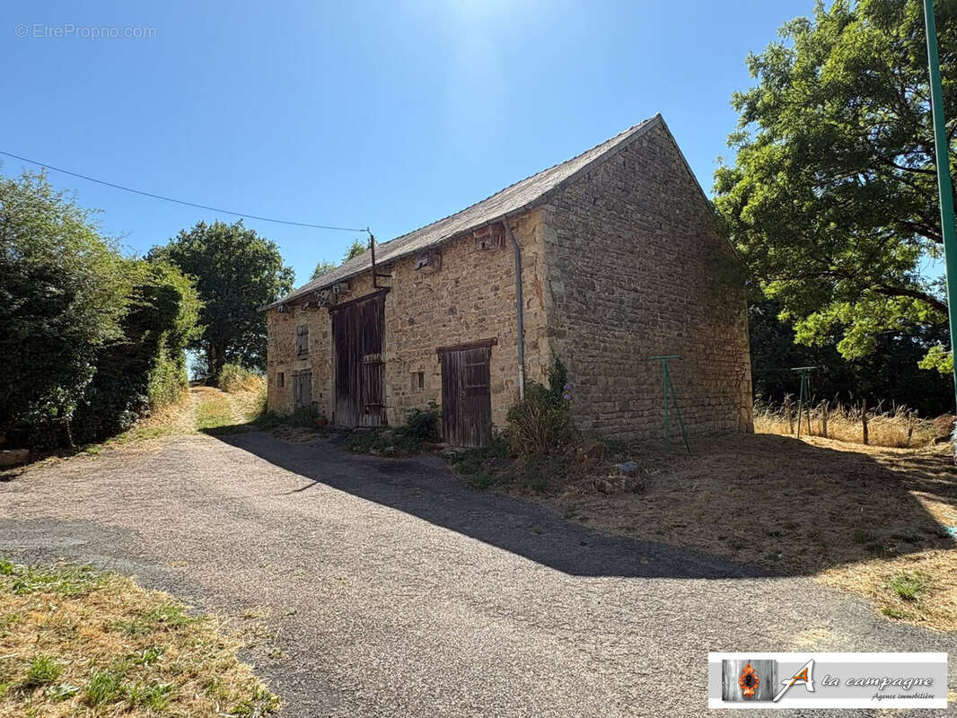 Maison 136 m² à Saint-Marcel-En-Marcillat  - photo 4