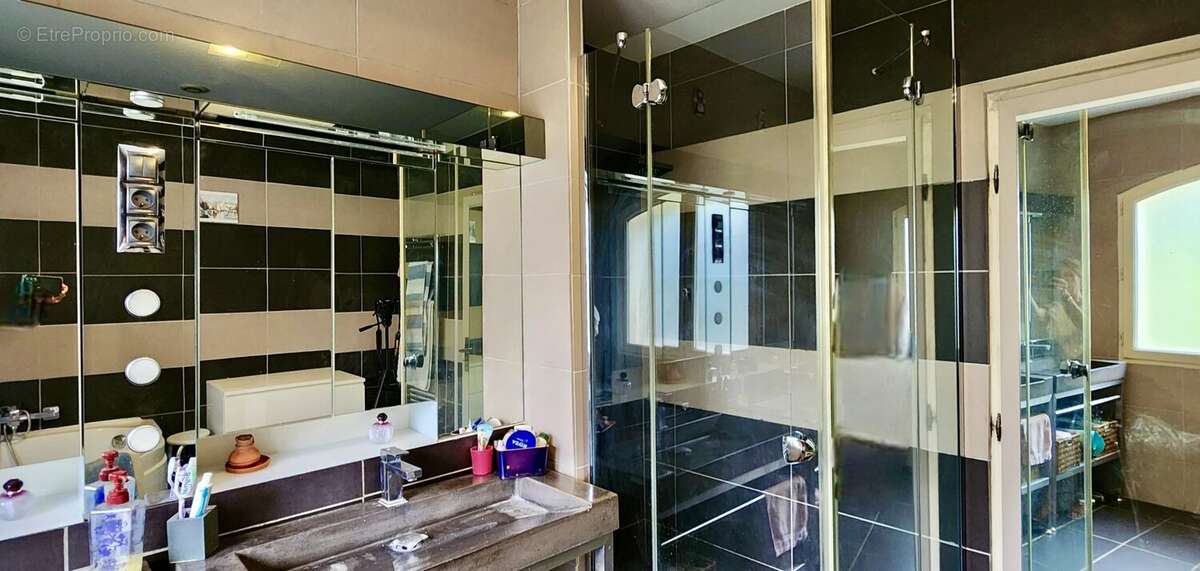 Grande villa familiale avec piscine - photo 9