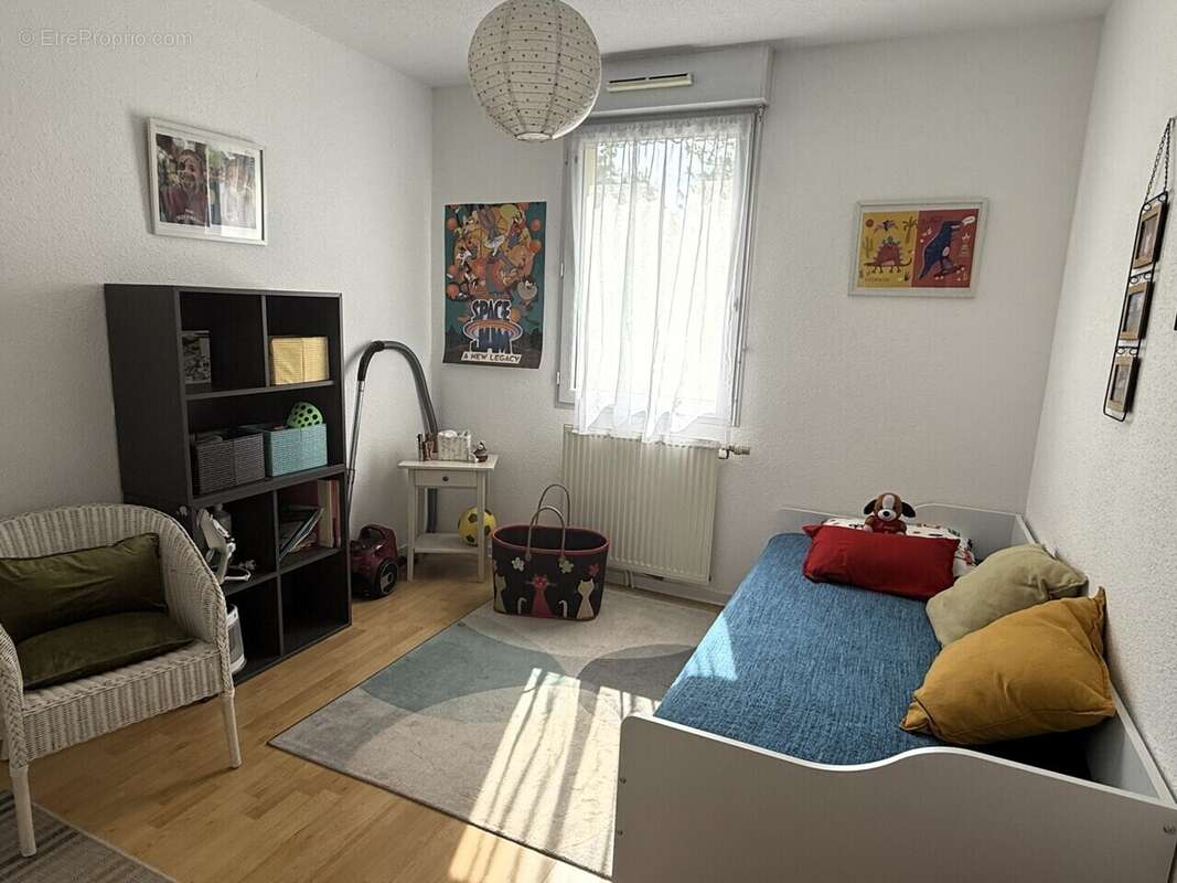 Appartement à SAINT-PANTALEON-DE-LARCHE