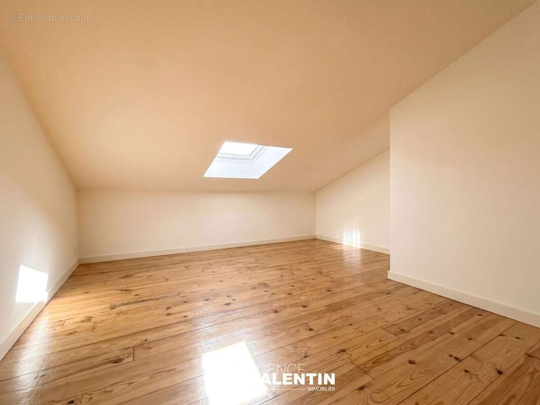 Appartement à ARS-SUR-MOSELLE