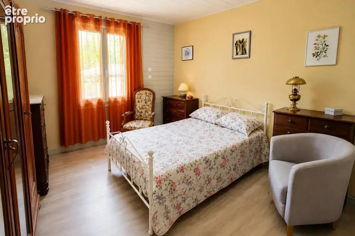 Maison de 5 pièces de 145 m² à Saint-Laurent-de-Cerdans - photo 2
