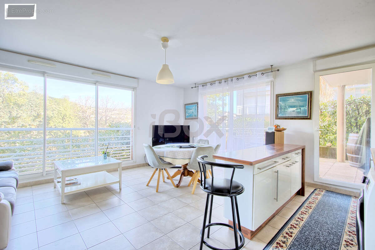 Appartement à HYERES