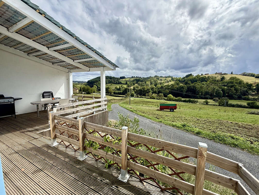 Maison à SAINT-PIERRE-LAVAL