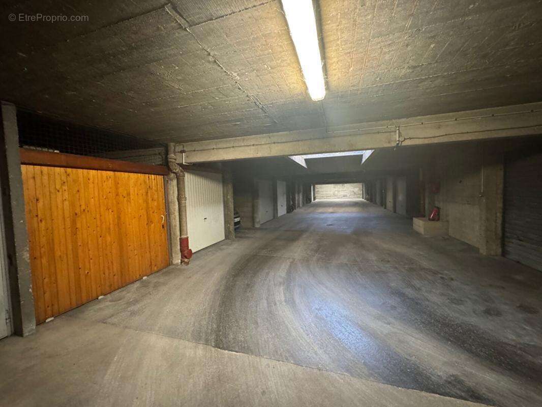 Parking à SCEAUX