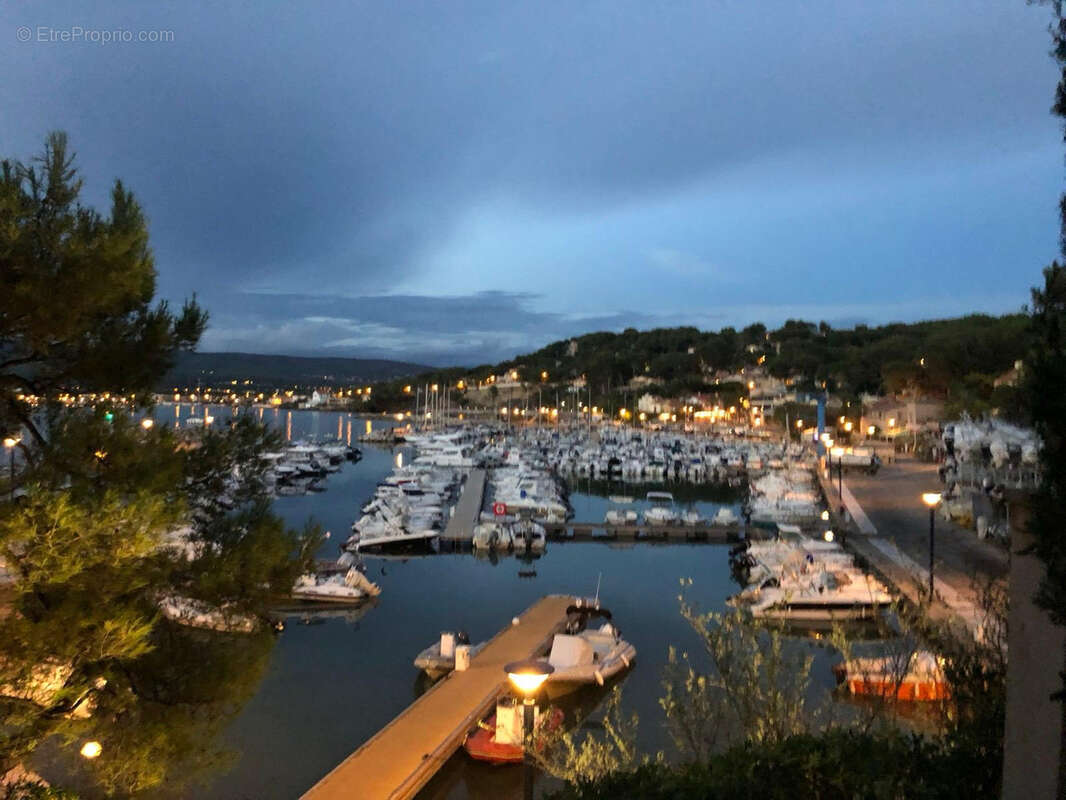 Appartement à SAINT-CYR-SUR-MER