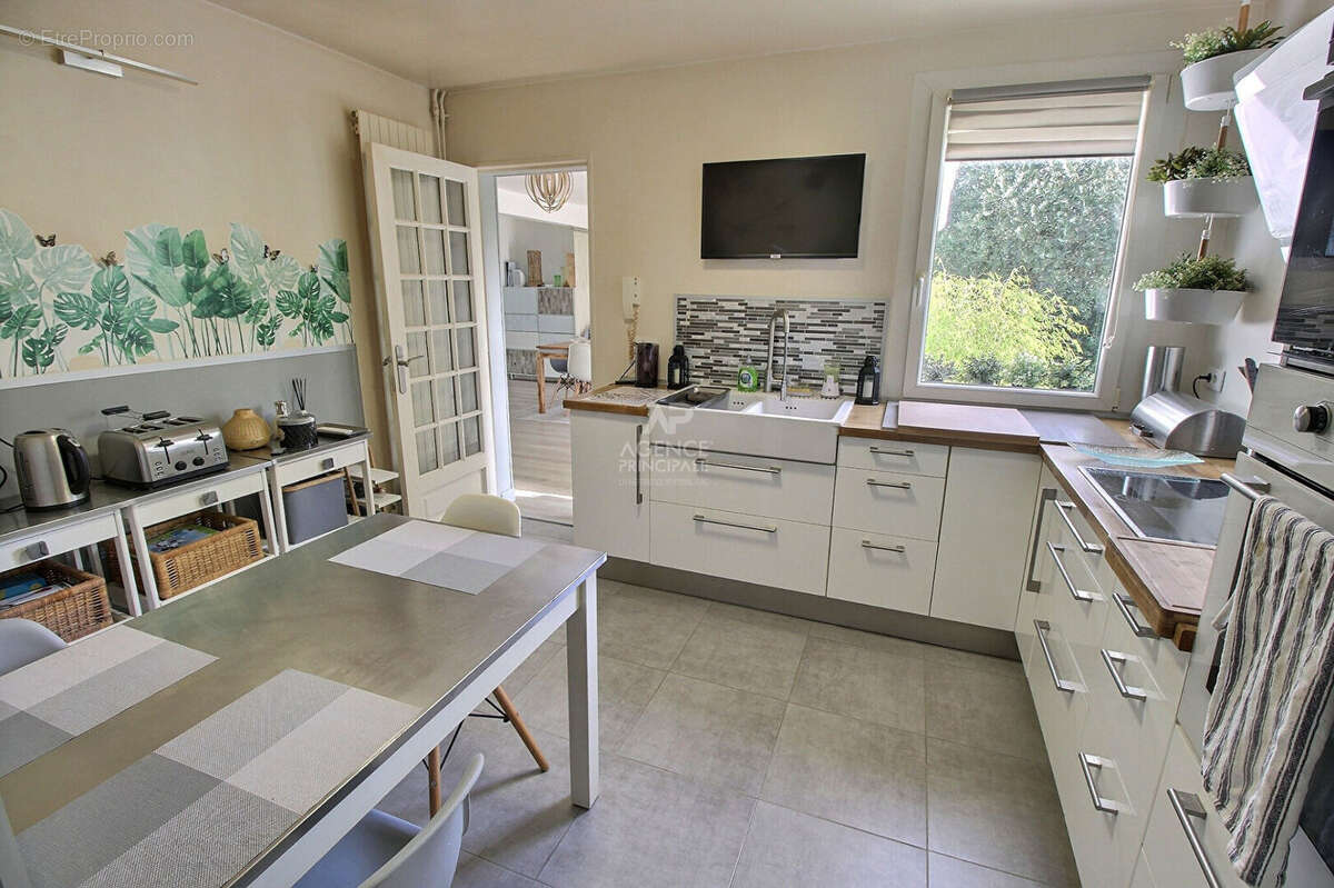 Maison à VERNEUIL-SUR-SEINE